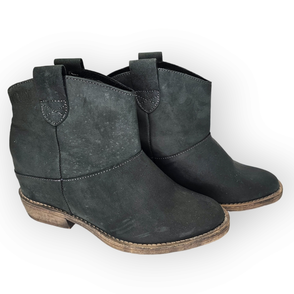 Coolway Just Be Leather Pull On Ankle Boots - Sz 8.5 M / EU 39 Black